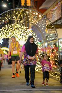 BIB: 16270
                            <button type="button" onclick="openModal(24742867)" class="btn btn-primary btn-sm float-right btn-popup" data-toggle="modal" data-target=".modal-high-quality">
                        <i class="fas fa-shopping-cart"></i> Add to Cart
                    </button>
                                            <button type="button" onclick="isThisMe(24742867, true)" class="btn btn-success btn-sm float-right btn-popup btn-isme hidden" data-toggle="tooltip" data-placement="bottom" title="นี่คือรูปของคุณใช่ไหม คลิกที่นี่เพื่อเอาเข้าอัลบั้ม">
                        <i class="fas fa-plus"></i> Add to album
                    </button>
                    <button type="button" onclick="isThisMe(24742867, false)" class="btn btn-warning btn-sm float-right btn-popup btn-isnotme hidden">
                        <i class="fas fa-ban"></i> Remove from album
                    </button>